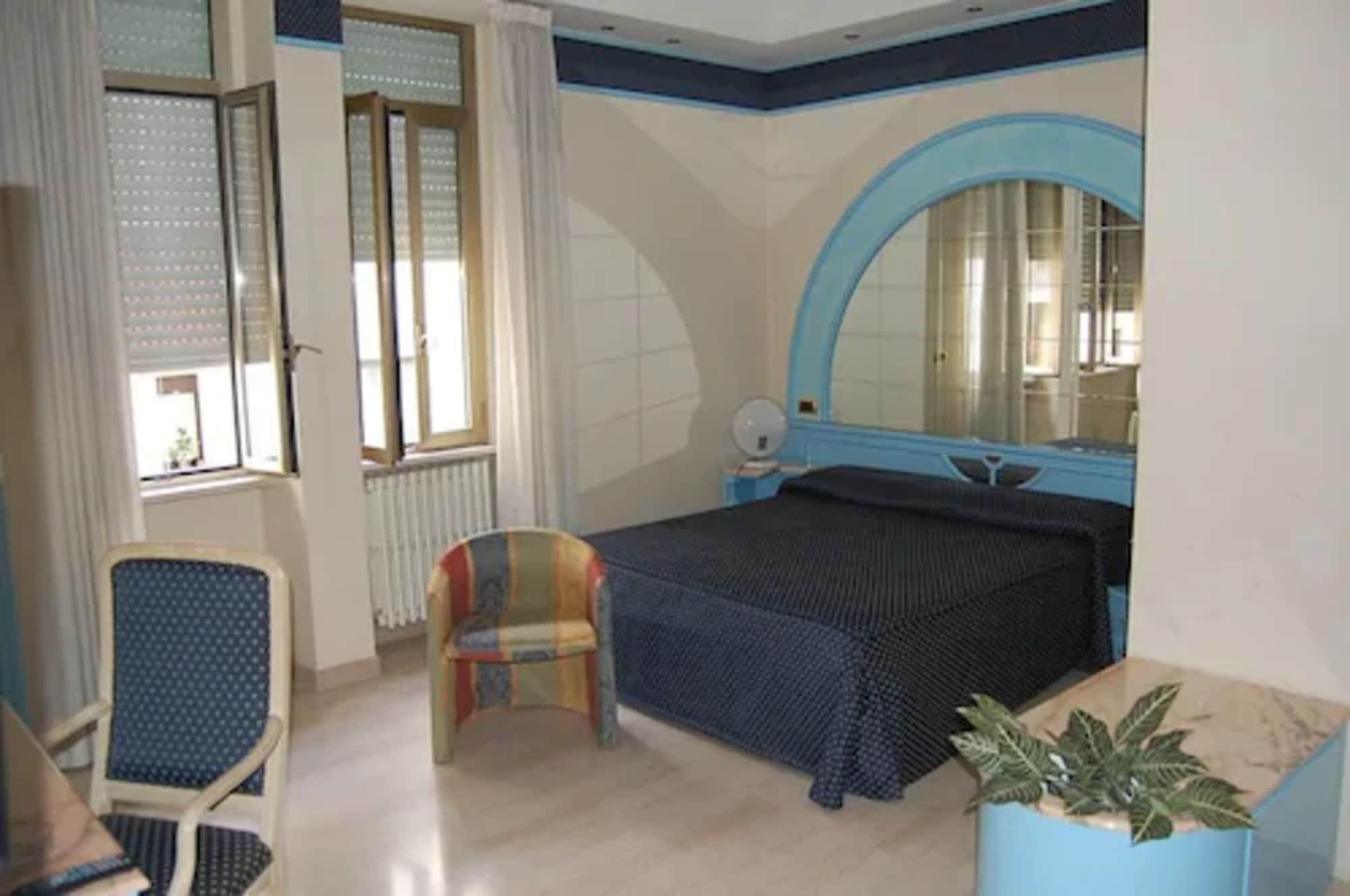 פויג'ה Hotel Europa מראה חיצוני תמונה
