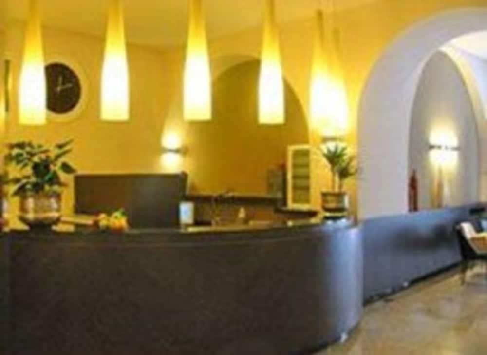 פויג'ה Hotel Europa מראה חיצוני תמונה
