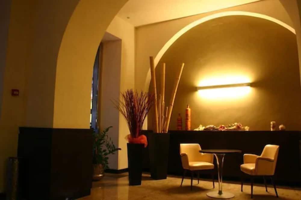 פויג'ה Hotel Europa מראה חיצוני תמונה