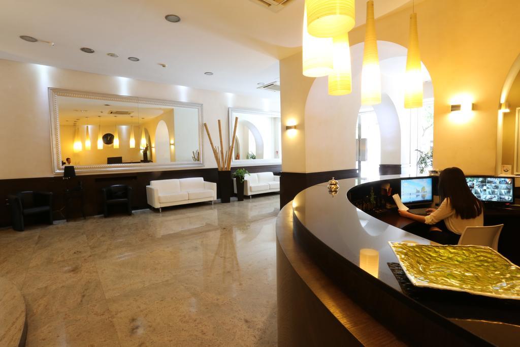 פויג'ה Hotel Europa מראה חיצוני תמונה