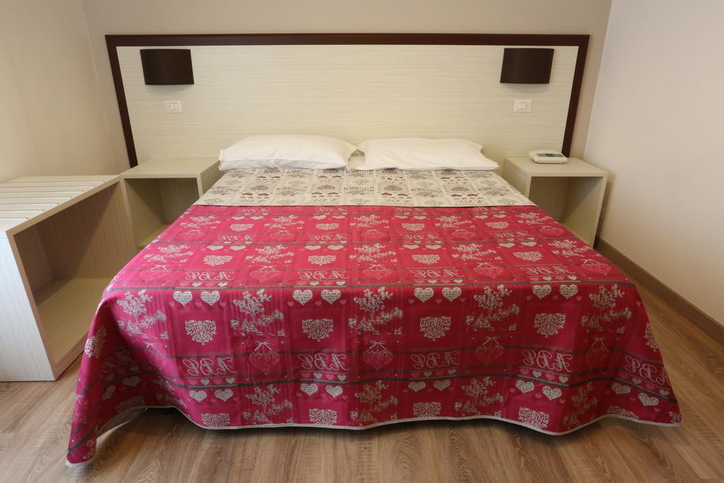 פויג'ה Hotel Europa חדר תמונה