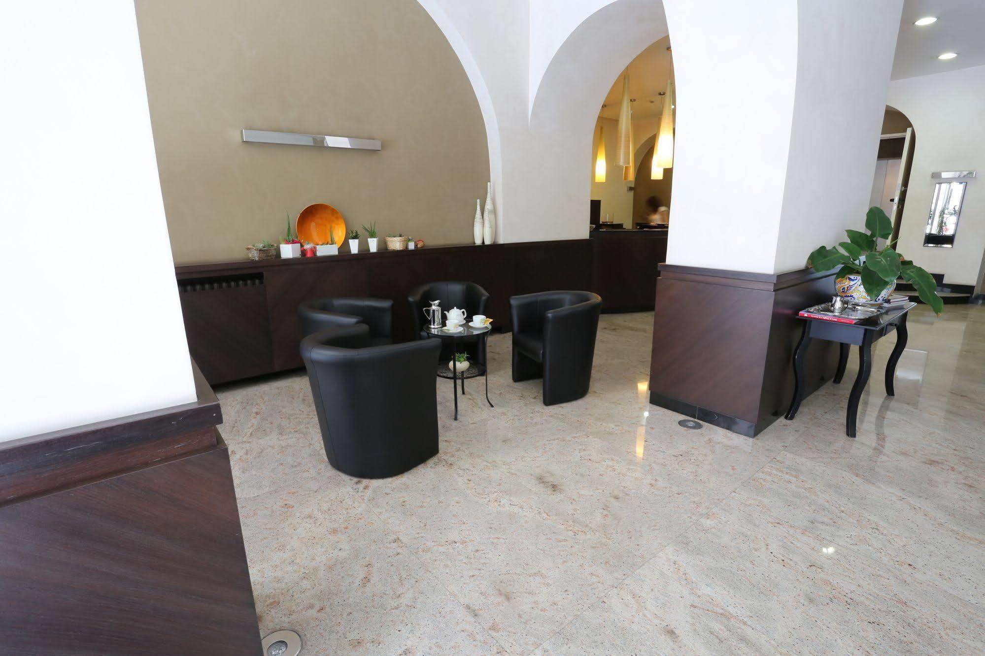 פויג'ה Hotel Europa מראה חיצוני תמונה
