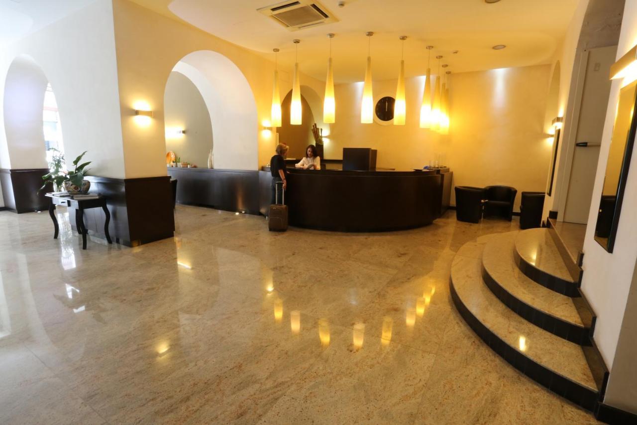 פויג'ה Hotel Europa מראה חיצוני תמונה